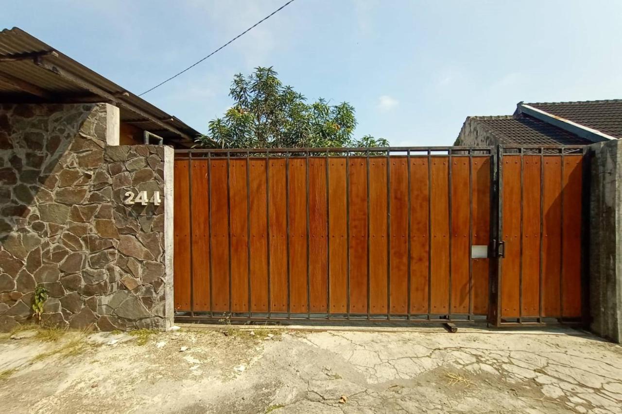 Express O 91578 Villali Jogja Yogyakarta Eksteriør billede